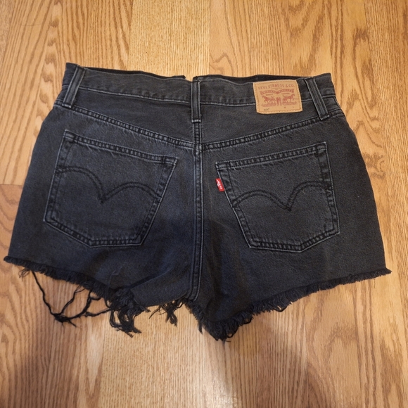 levi's cut off denim shorts - Picture 2 of 3